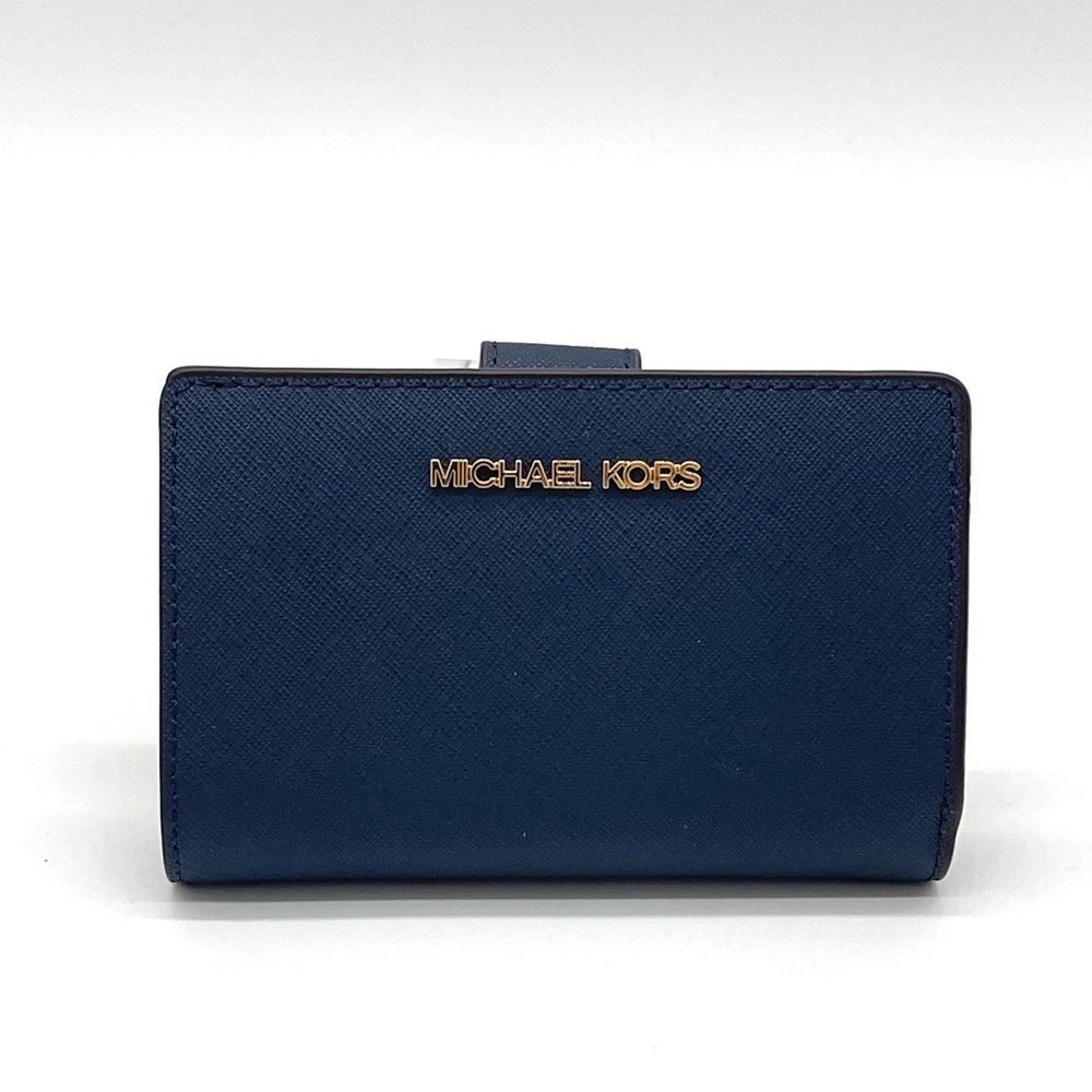 Michael Kors Medium Bifold Zip Corner Wallet